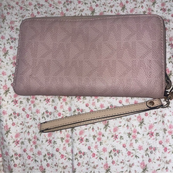 Michael Kors light‎ pink monogram wallet wristlet - Picture 6 of 7
